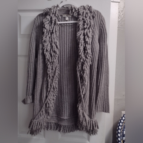 Gray sweater - Picture 2 of 3